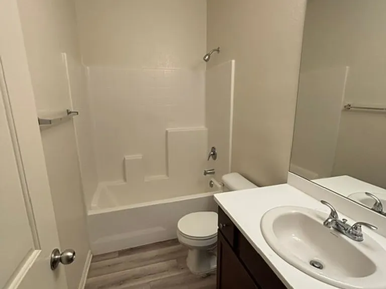 210 Monterey St — Photo 13