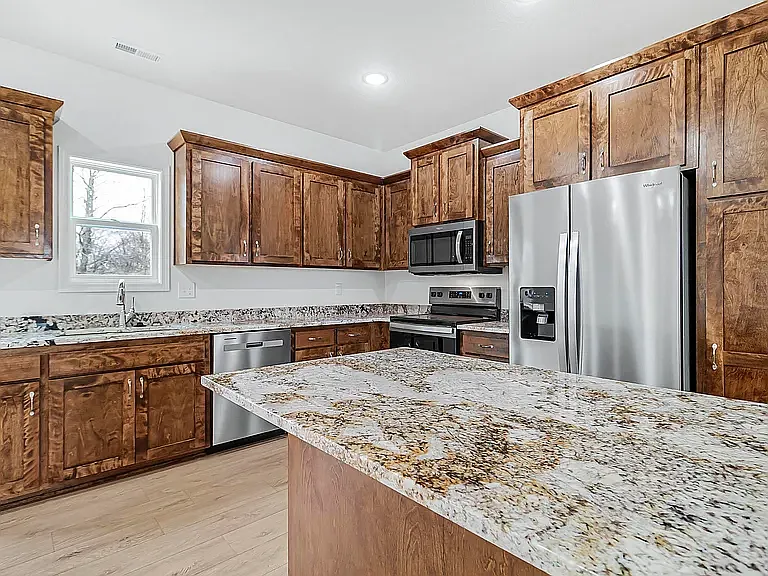 4 bed, 2.5 bath, 1550 sqft, $1,695 — Photo 2