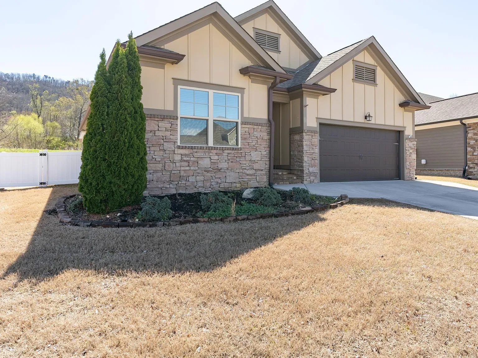 3 bed, 1902 sqft, $2,600 — Photo 3