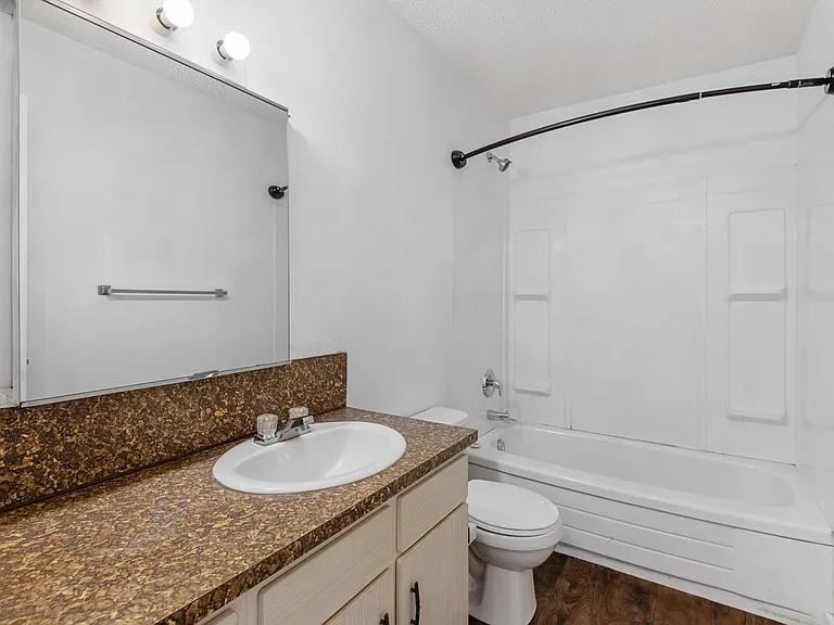 548 Whitehill Pl NE #1 — Photo 6