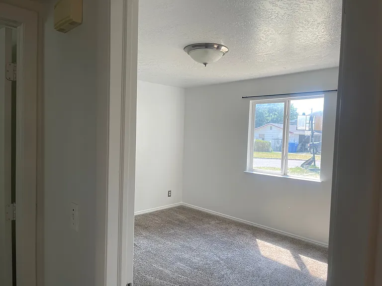 750 S 266 W — Photo 16