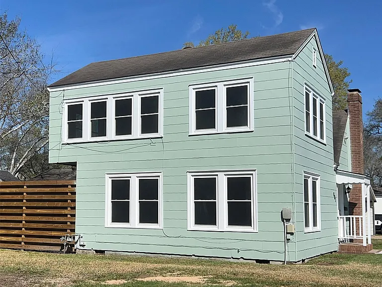 801 Avenue F — Photo 39