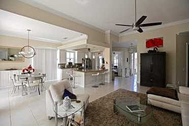 Home For Sale In Villagewalk