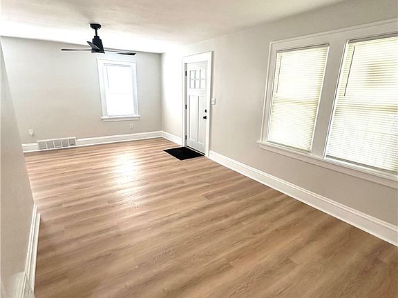 5th image of 3446 W 136th St