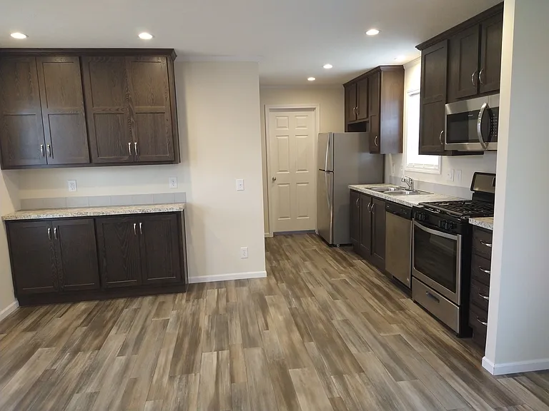Broadview Estates — Photo 30