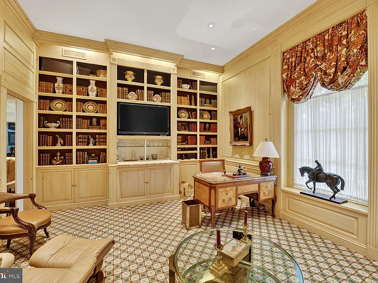 2310 Kalorama Rd NW — Photo 33
