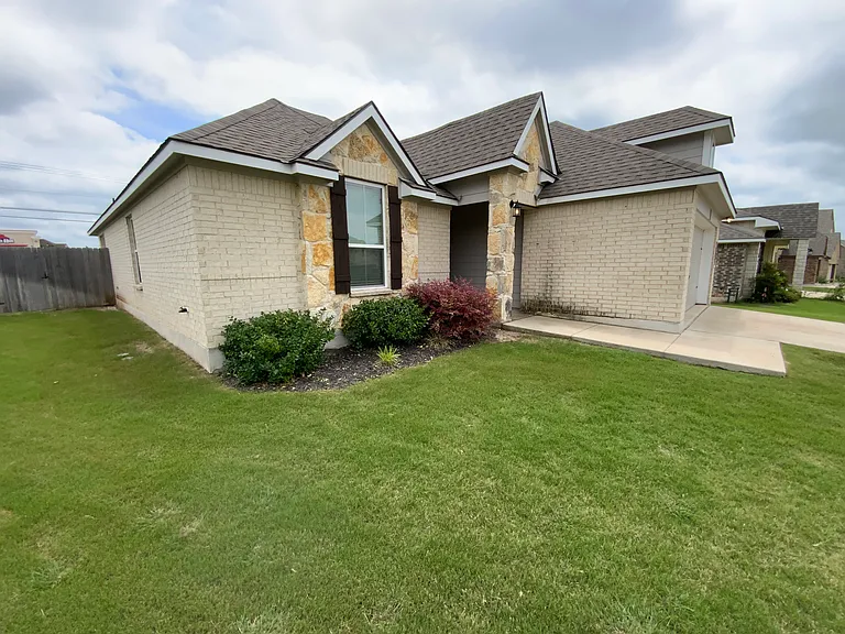 5107 Leaning Tree Dr — Photo 2