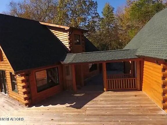 3rd image of 250 Lakeview Hts