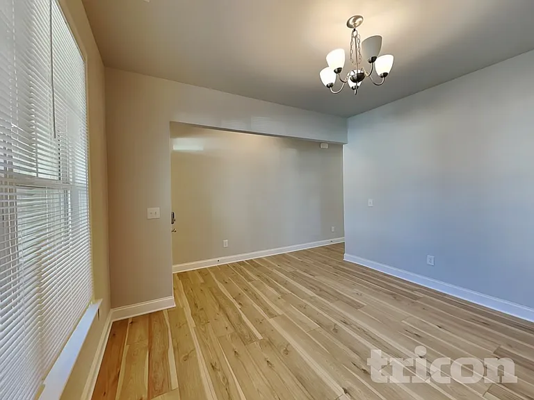 165 Lynnridge Dr — Photo 5