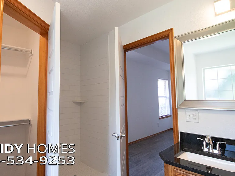 5004 SE 52nd St — Photo 22