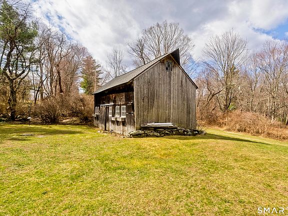 3rd image of 516 Cherry Brook Road