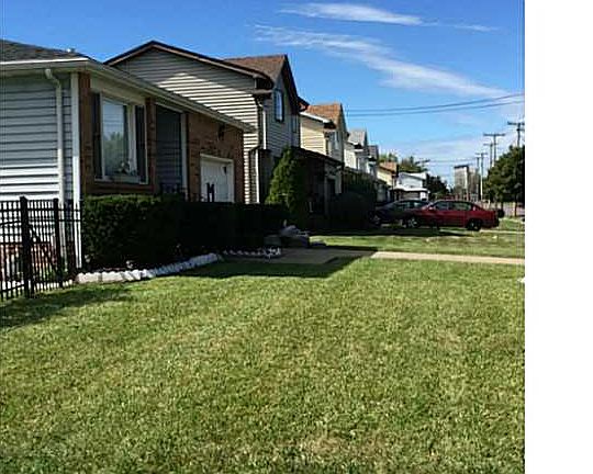 5th image of 221 Howard St