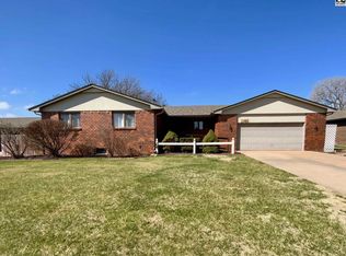 1905 Landon St, Hutchinson, KS 67502