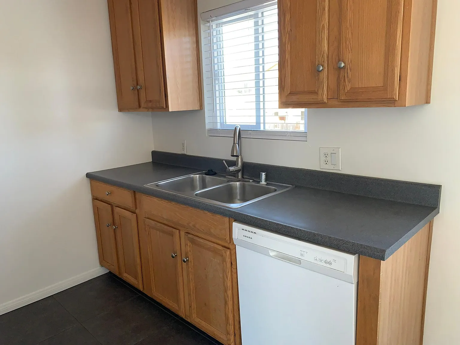 2 bed, 800 sqft, $2,750 — Photo 4