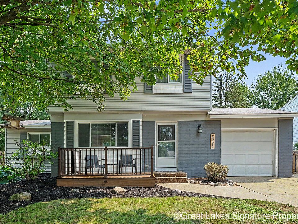 1st image of 8282 Courtland Dr NE