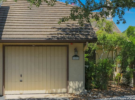 4th image of 109 Tapatio Dr E