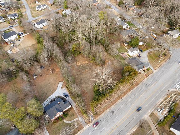 3rd image of 1019 Rutherford Rd