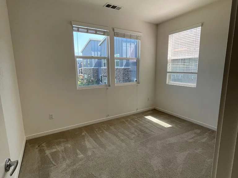 4956 Willow #B — Photo 19