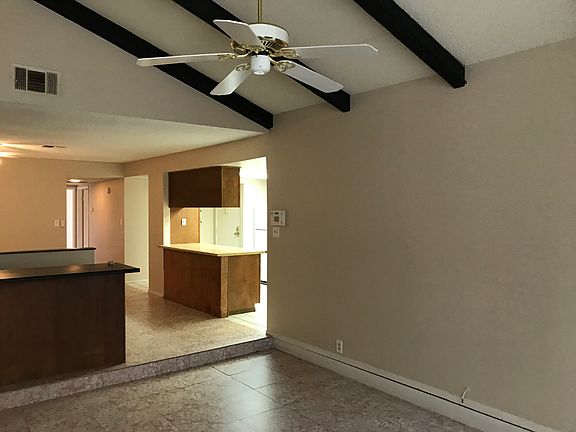 4th image of 2689 Karen Ave