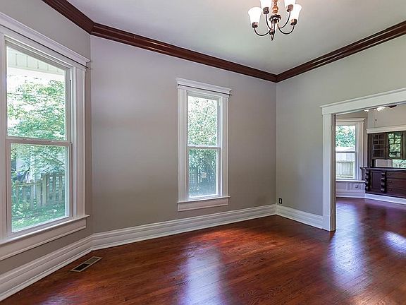 5th image of 1209 S Ellis Ave