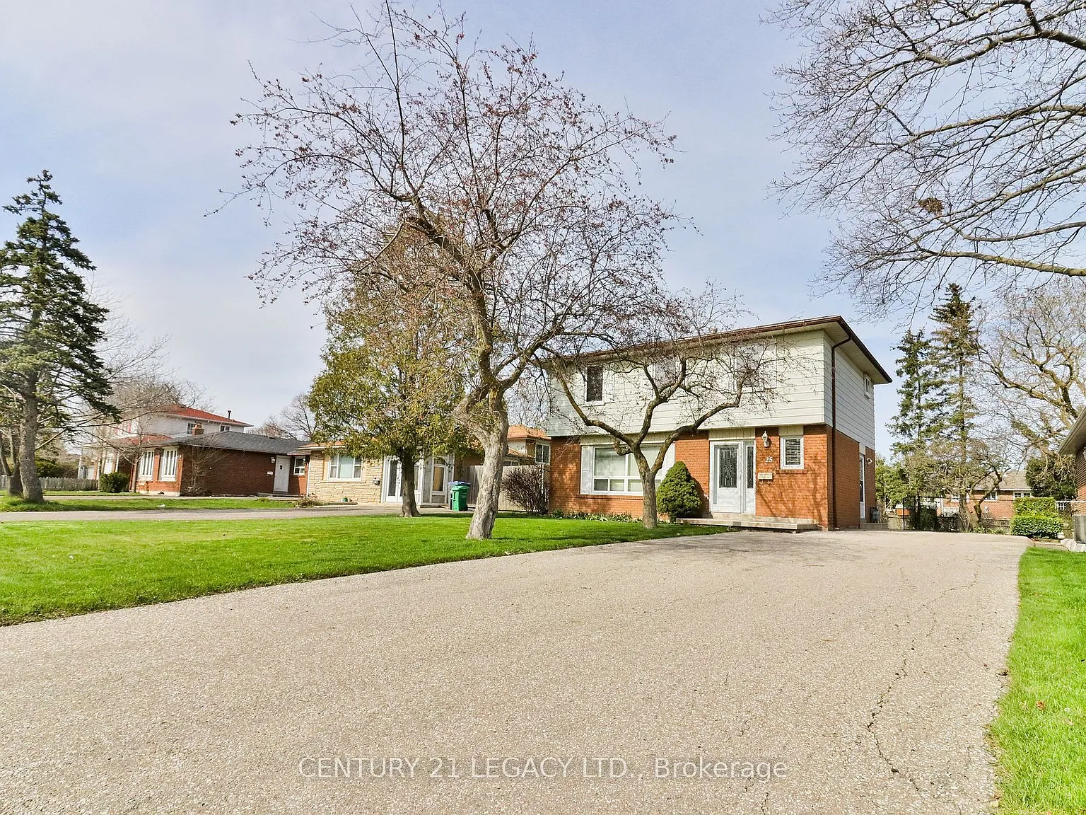 4 bed, $3,300 — Photo 1