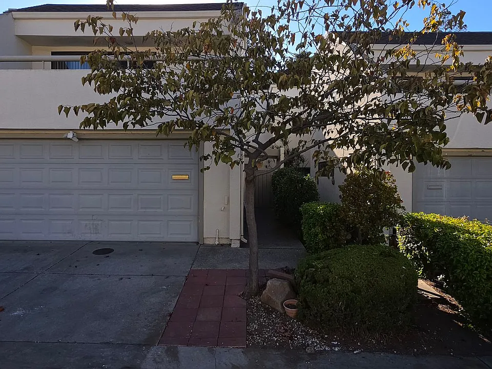 1745 Deer Creek Ct