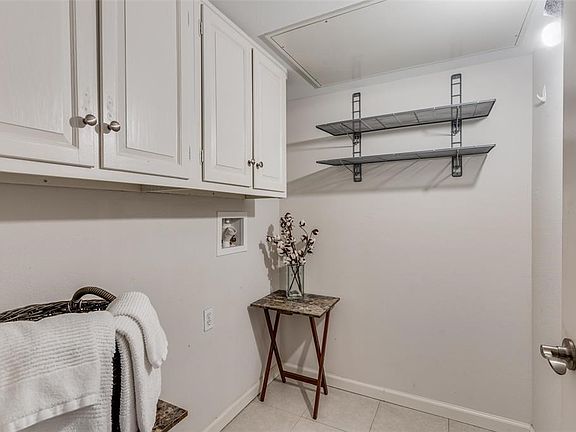 2nd image of 3112 Pin Oak Ct