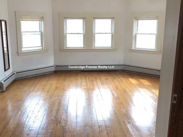 139 Antrim St #1, Cambridge, MA 02139