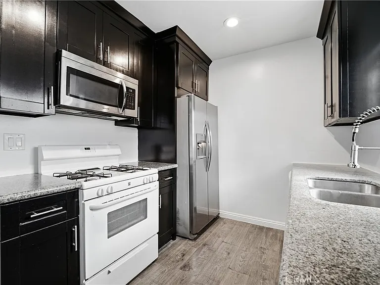 10715 Moorpark St #1 — Photo 9
