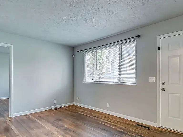 1019 Summit Ave — Photo 10