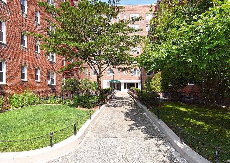 1st image of 480 Riverdale Ave APT 4N