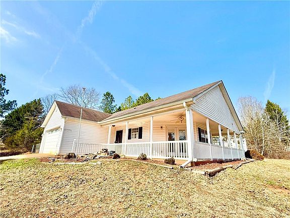 3rd image of 185 Mountain Rdg