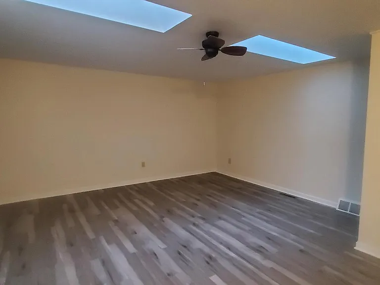 3807 Davis Ct — Photo 9