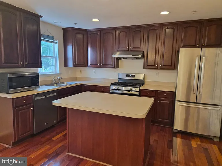 114 Emory Woods Ct — Photo 9