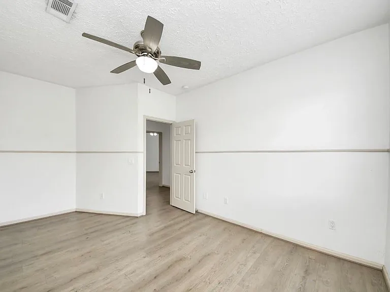 10535 Emnora Ln — Photo 28