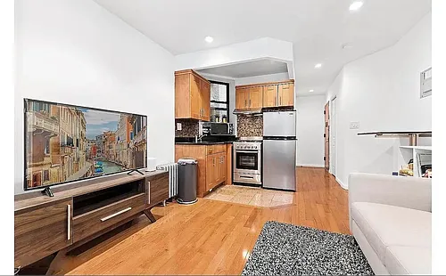 154 Allen St #1 Photo 1