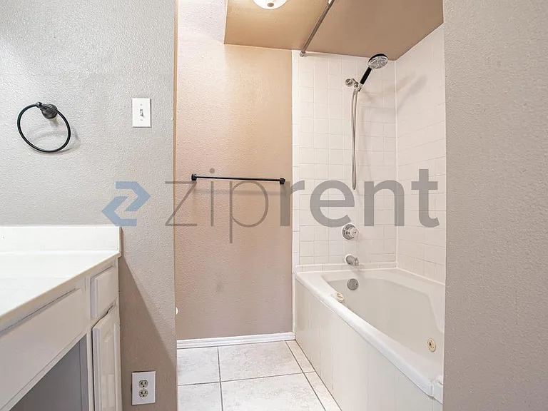 334 W Harwood Rd #A — Photo 14