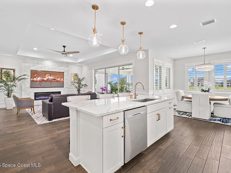 2258 Pangea Cir — Photo 17