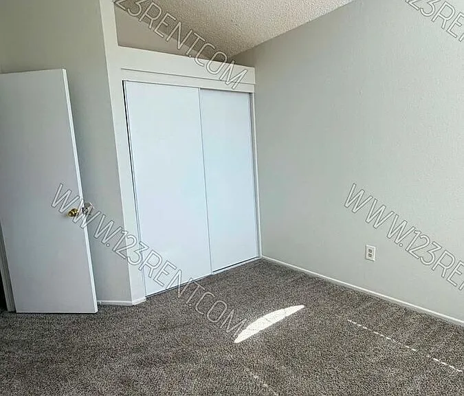 37637 17th St E — Photo 8