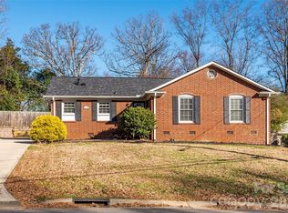 7117 Woodstream Dr, Charlotte, NC 28210