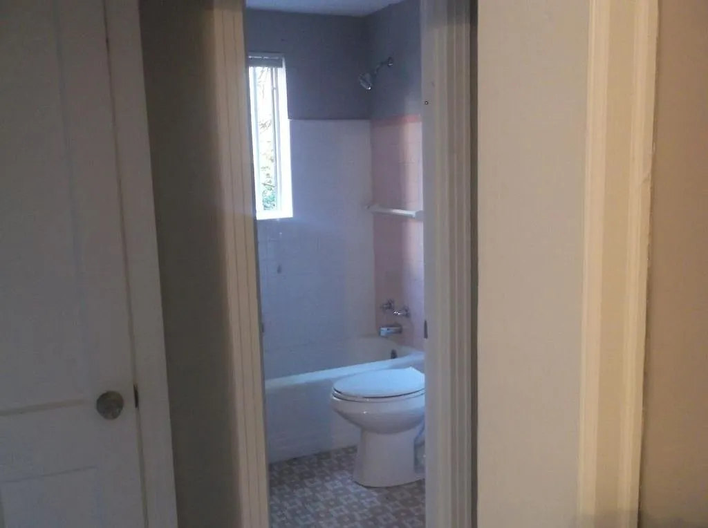 306 S. Lauderdale — Photo 2