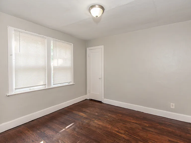 320 Henquin Dr — Photo 15
