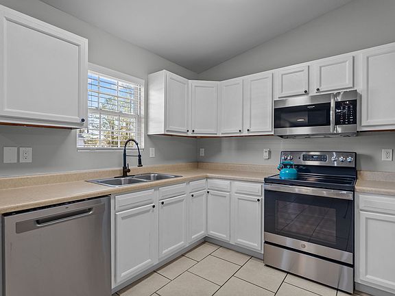 5th image of 26 Virgil Ln