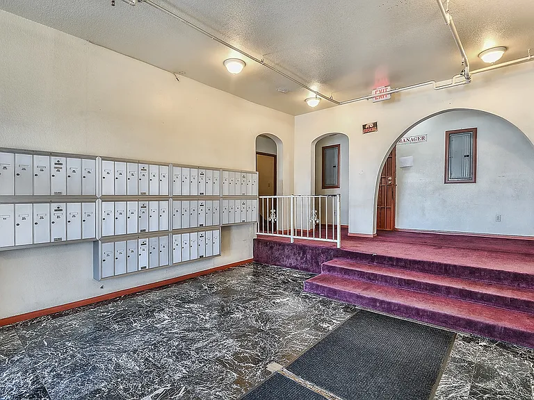 Soto Rose Apartments — Photo 38