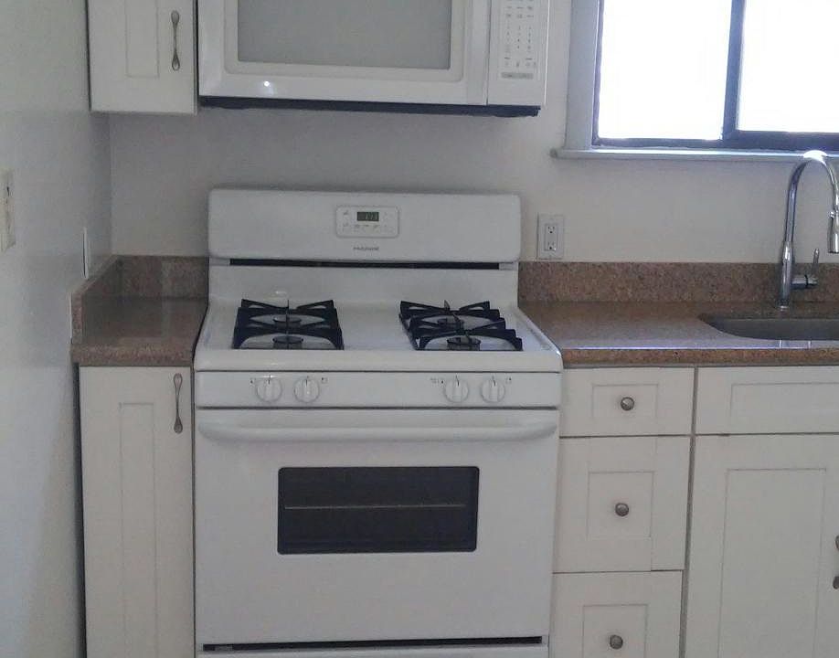 2nd image of 4038 Folsom St