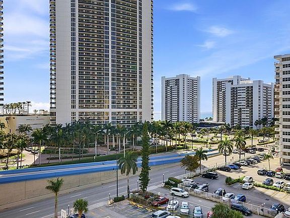 4th image of 1825 S Ocean Dr APT 811