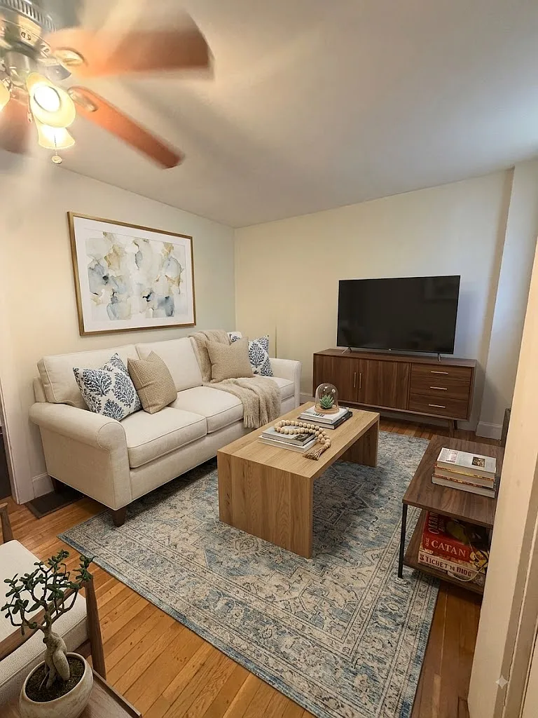 2 bed, 750 sqft, $3,000 — Photo 2