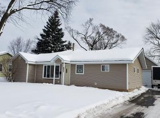 1612 Burry Circle Dr, Crest Hill, IL 60403