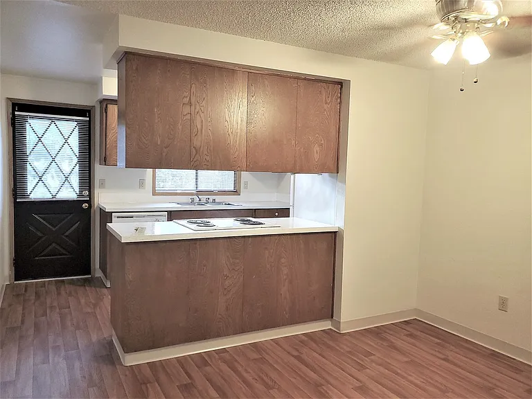 10217-10223 NE 13th Ave — Photo 14