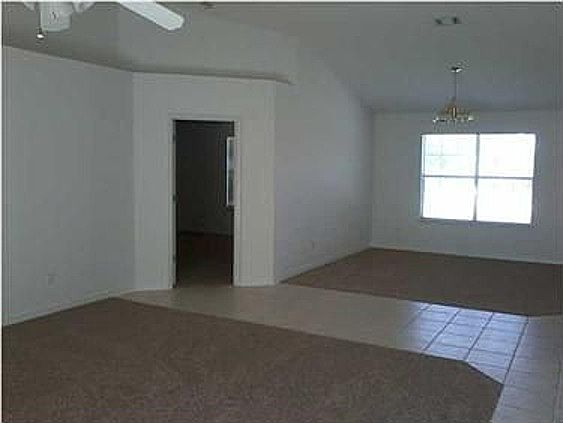 3rd image of 7205 Antoinette Cir